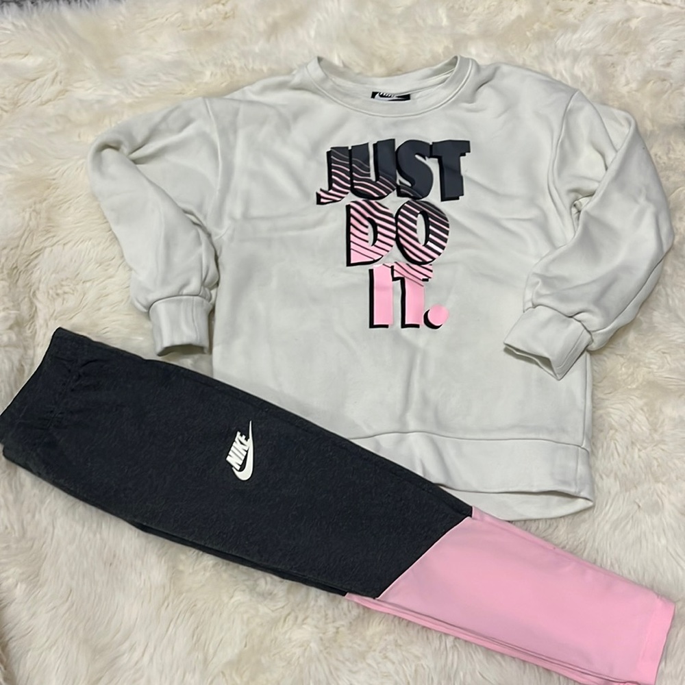 Nike girls set size 6